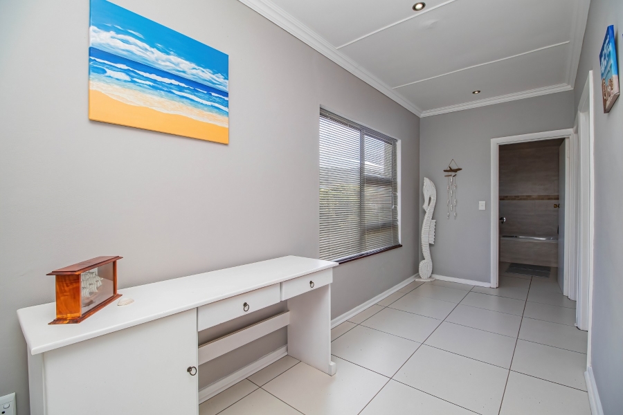 5 Bedroom Property for Sale in Seaside Longships Western Cape